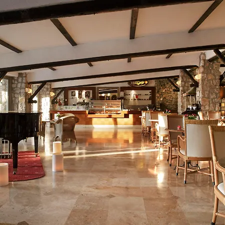 Üdülőközpont Marti Deluxe 5*