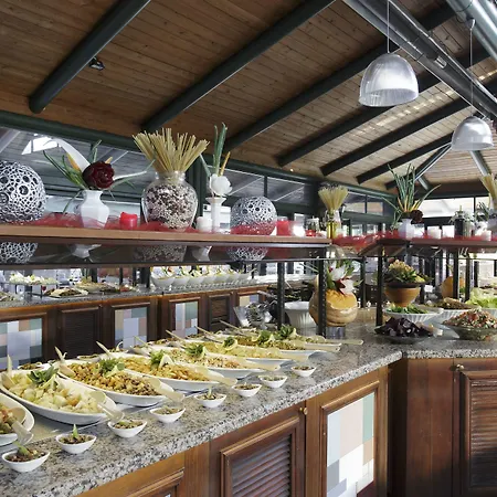 Üdülőközpont Marti Deluxe 5*