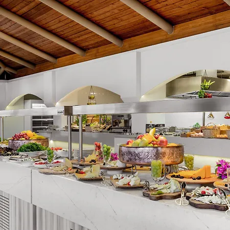 Marti Deluxe Курортный комплекс 5*